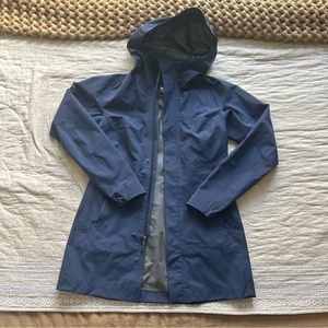 Arc’teryx Women’s Codetta Goretex Rain Jacket Size Small Navy Blue